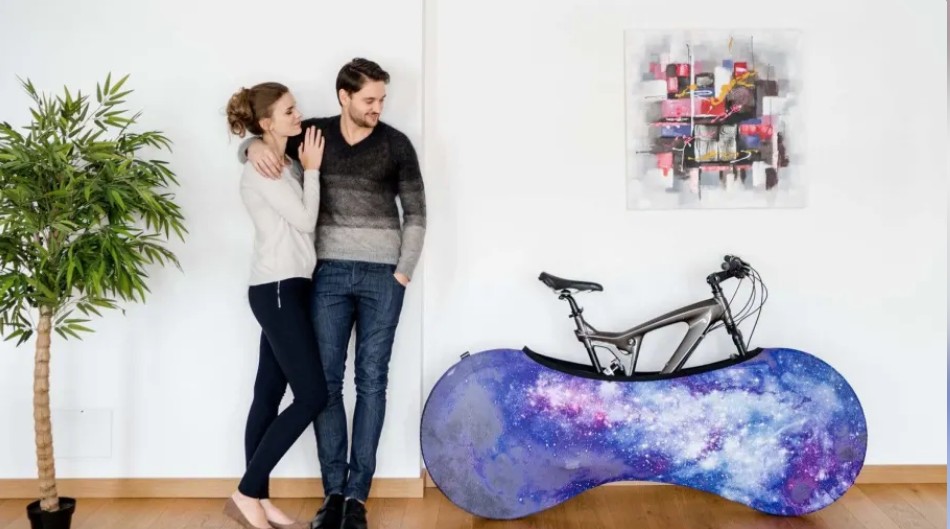 Smart cykelskydd för slippa grus i hemmet och skydda golvet